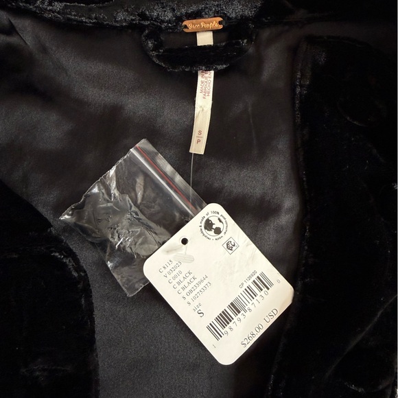 Free People Maxxie Bead Detail Velvet Jacket Black and Gold NWT $268 - Picture 9 of 12